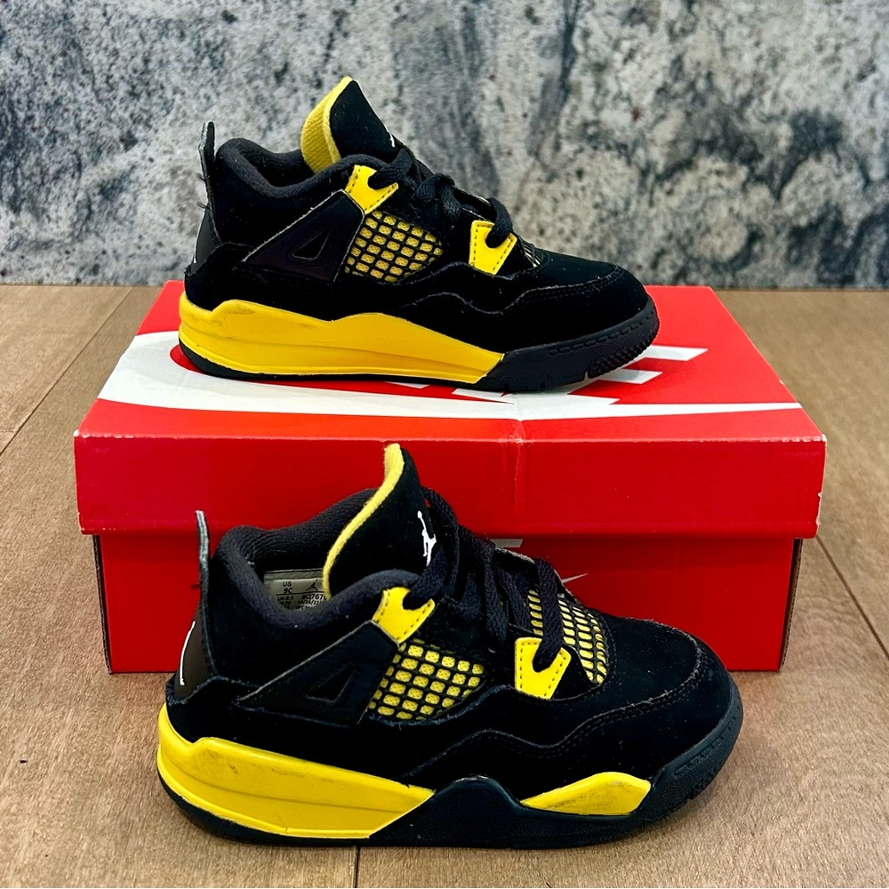 Jordan 4 Thunder